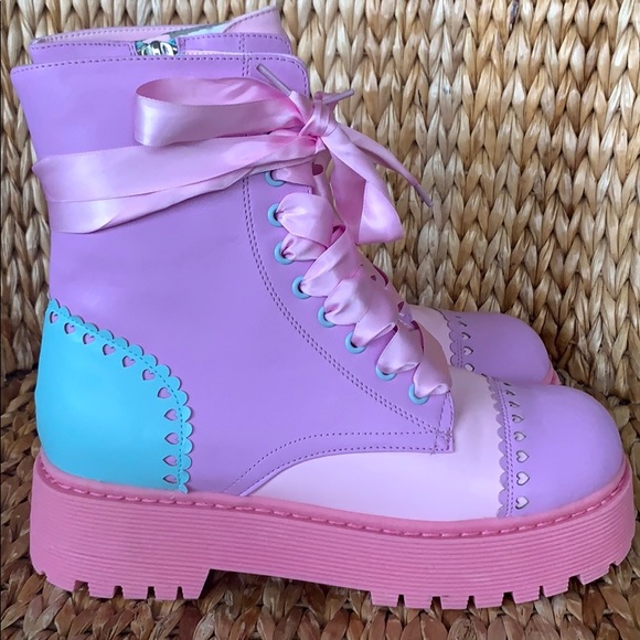 New Sugar Thrillz Dolls Kill Bubblegum Party Boot - Picture 5 of 8